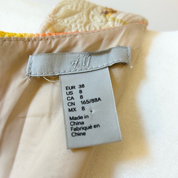 H&M Multi-Coloured, Pink, Yellow, Tan, Embossed Printed Dress, Fitted - size 8 - Picture 8 of 8